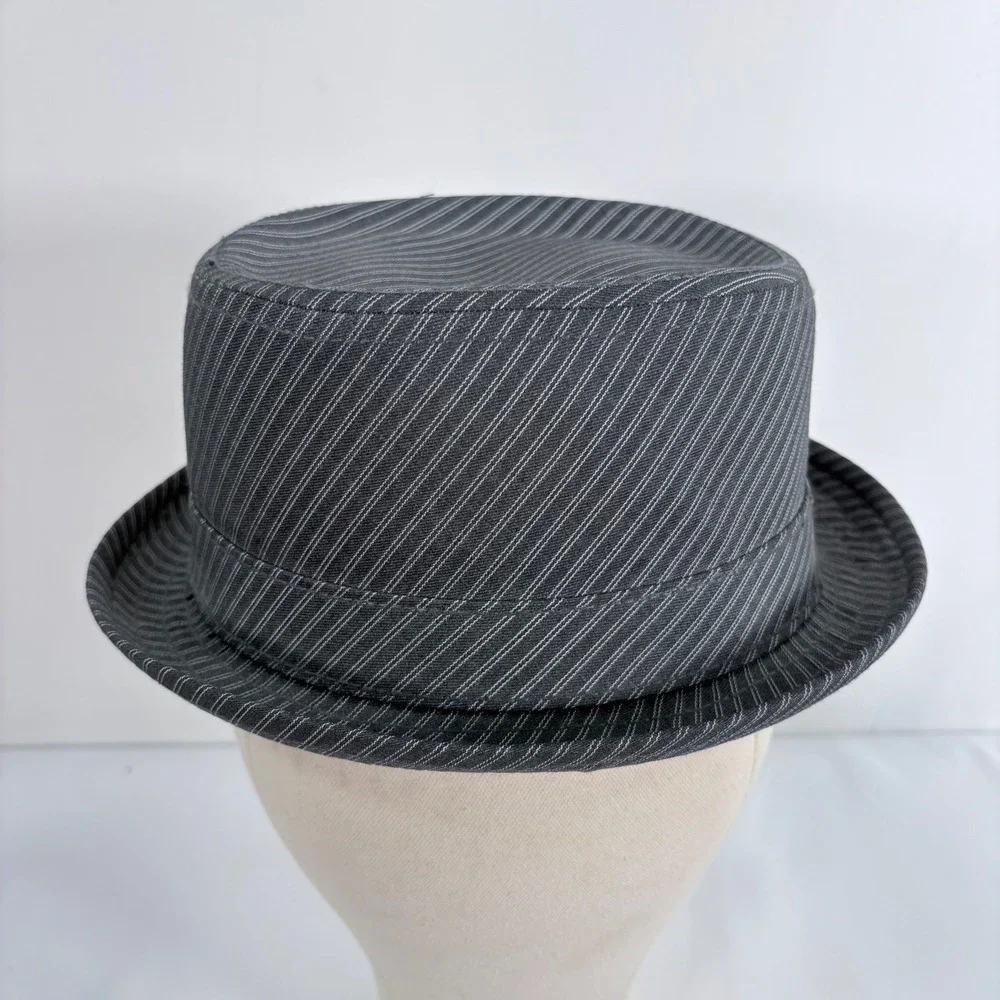 Goorin Bros Fedora Hat Gray Pinstripe Stingy Brim Castle Logo Pin Small